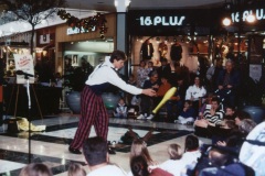 Tain-and-Mall-Crowd-Club-Toss